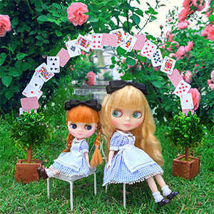 Junie Moonプロデュース「ディアダーリン・ファッション・フォー・ドールズ」からアリスイメージのお洋服が登場です！
