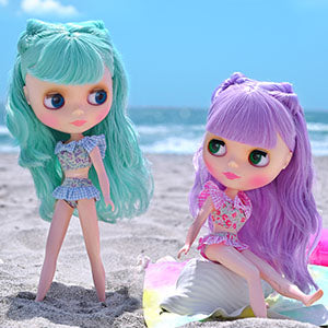Junie Moon proudly presents a new item from Dear Darling fashion for dolls — introducing the Bikini!  The hot season is just around the corner!