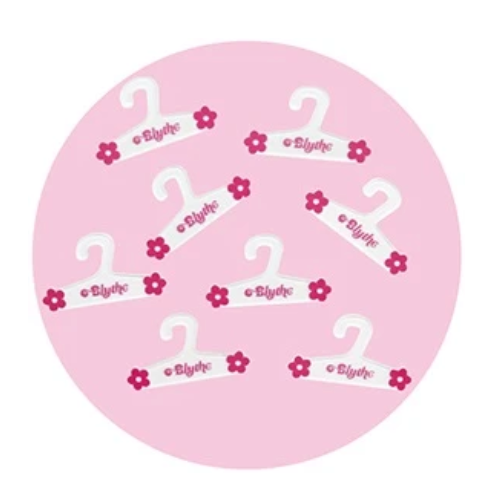 A new items for Blythe goods, “Blythe Acrylic Hanger Set” is here!