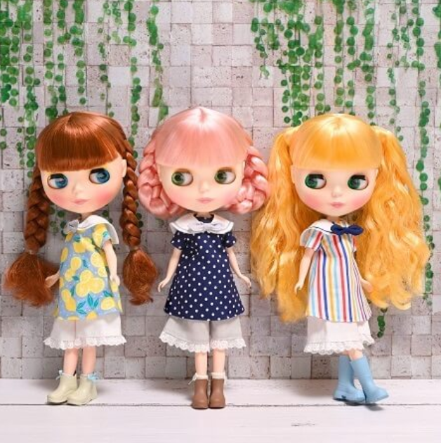 A new DIY sewing kit is now available from "Dear Darling Fashion for Dolls" produced by Junie Moon